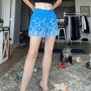 Blue and white elevator waist pull on short